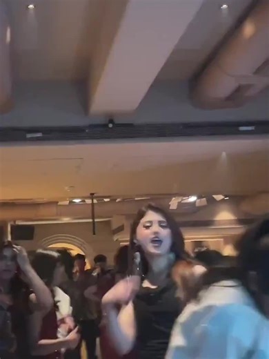 arishfa khan (@arishfa.khaan.official)’s videos with original sound - Y.basnet555