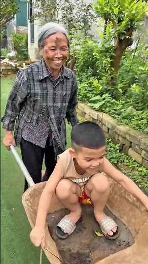 Maybe Grandma Is the Most Wonderful Person in My Life ❤️ | A Touching Family Love #comedy #viral