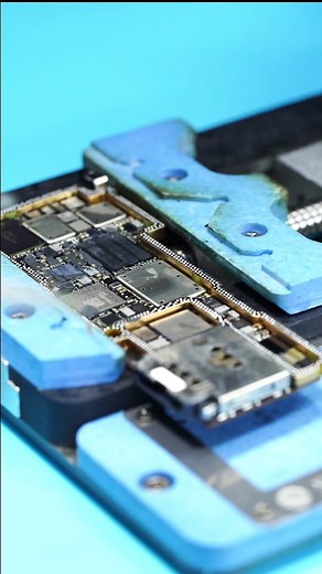 Shielding cover removal.#iphonerepair #phonerepair #repair #fix