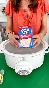 Easy Pop Tart Dump Cake. Here's an easy little recipe for the kiddos. Let me know what you think and send me your favorite recipes to try! #poptarts #dumpcake #StrawberryPoptart | Sara L