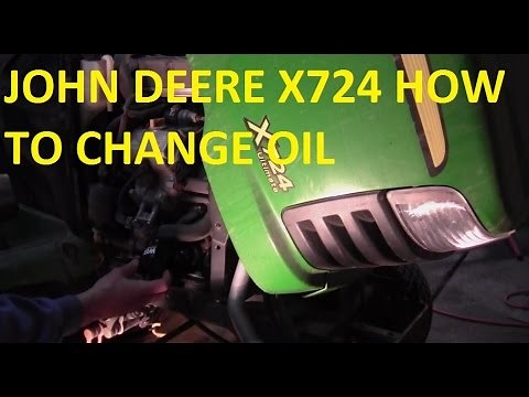 John Deere X724 - Oil Change
