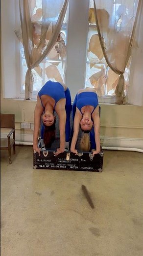 Bending with ​⁠‪@ImmyTaylorOfficial‬ 💙💙💙 #contortion #contortionist #backbend
