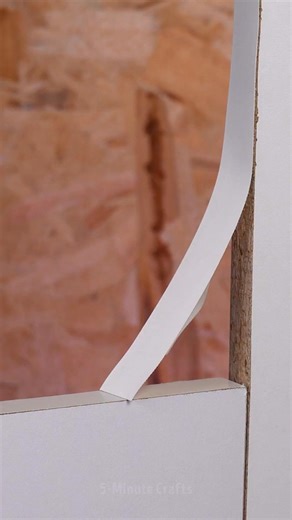 635K views · 1.1K reactions | How to fit an edge perfectly with just a few moves | 5-Minute Crafts Men | Facebook