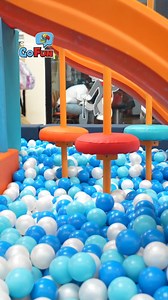 🎉 ¡Diversión sin fin en la Piscina de Pelotas GoFun Playground! 🎉 👧👦 Los niños juegan siempre bajo la supervisión de un adulto responsable. 👉 Espera tu turno y sigue las instrucciones en todo momento. ⚽ Las pelotas deben permanecer dentro de la piscina. 🧦 Recuerda: siempre con calcetas o calcetines. 📏 Altura máxima: 1.30 m. 🚫 No se permite el ingreso con zapatos, ni con bebidas o alimentos. 💰 Tarifas: ✅ Q20.00 por 30 minutos ✅ Q15.00 por 30 minutos extra ✅ Q25.00 acceso ilimitado 🙌 ¡Ju