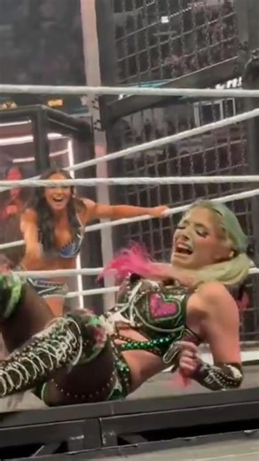 Watching Alexa Bliss cry and scream broke my heart 😭☹️ #WWE #FYP #Viral #Shorts #Explore