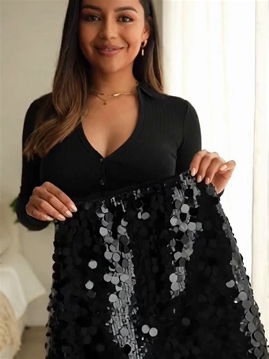 Falda corta que alarga tus piernas al instante 🔥 Cómoda y súper favorecedora. #FaldaCorta #PiernasLargas #ModaFemenina #TikTokShopMX #OutfitMujer