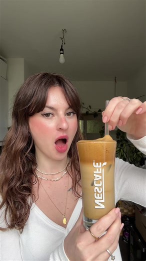 Cremiger Nescafe Eiskaffee mit Wasserflasche | Iced Coffee Rezept