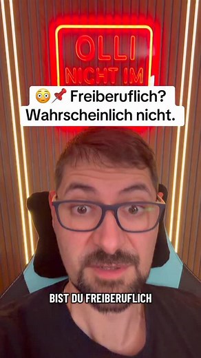 💡 Viele denken, sie wären freiberuflich, sind aber ganz normal im Gewerbe unterwegs 😳 Ich zeige dir in diesem Video die echte Grenze zwischen Freiberuflichkeit und Gewerbe und warum so viele sich falsch einordnen 📌 Und am Ende klären wir auch, wie schnell echte Freiberufler sich durch kleine Produktverkäufe selbst ins Gewerbe schießen können 🔥 Unbedingt bis zum Ende schauen, das spart dir Ärger mit dem Finanzamt 🧾 #finanzamt #freiberufler #gewerbe #steuern #beruf | Oliver Stöhring