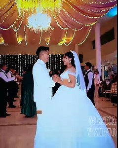 Nuestro vals, momento especial esperado por todos. | Mónica y Silvio