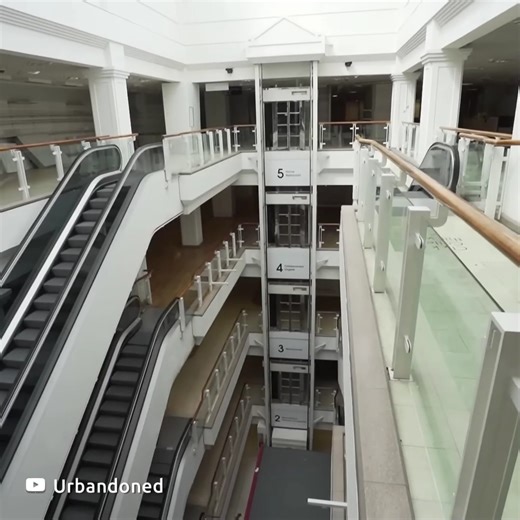 Inside Glasgow's abandoned Debenhams as urban explorers capture spooky footage 🛍🧐 Read the full story: https://www.glasgowlive.co.uk/news/glasgow-news/inside-glasgows-abandoned-debenhams-urban-31692908 | Glasgow Live