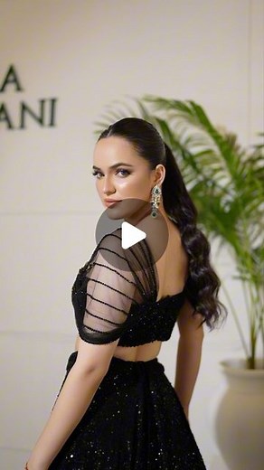 Meera sakhrani school on Instagram: "Cocktail glam✨✨ Look done in our school to create student portfolio Video @nickartproduction Model @tamannabodh07 Outfit @sawangandhiofficial @sawangandhi_sg"