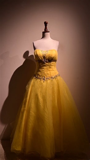 Retro Cache Thrift Store *NEW | PRELOVED | LEFT OVER* on Instagram: "✨🎄 Made to Be the Highlight of the Night 🎄✨ Discover Retro Cache women party dresses — perfect for party wear, elegant evenings, and stunning Christmas outfits ✨ Graceful fits, dreamy details, and a flawless finish that brings effortless glam to every celebration 💃 ✨ Chic • Festive • Unforgettable 🛍️ Limited styles | Premium quality | Statement looks [RetroCache] [PartyWearDress] [EveningOutfit] [ChristmasPartyLook] [Festiv