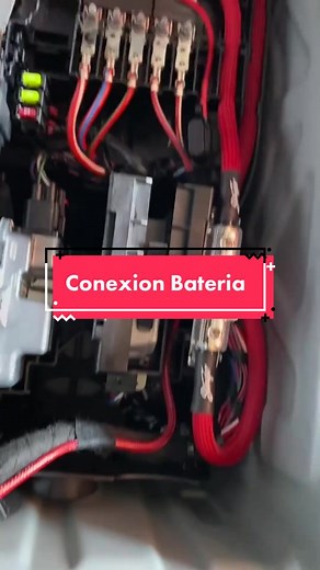 Instalación en la batería #12volts #caraudio #audiocar #instaler #calidaddesonido #parlantes