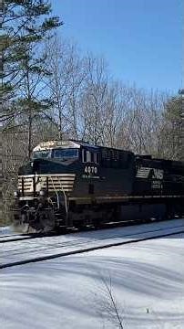 NS Z264 hauls past CP60 with screaming C6M #4070 leading