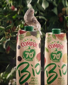 Fruta até os passarinhos gostam, ainda mais quando é Biológica, verdade? O novo Compal Bio é feito apenas com fruta biológica e sem adição de açúcares (contem apenas os açucares naturalmente presentes)! É a natureza no seu melhor. 🧡 | Compal