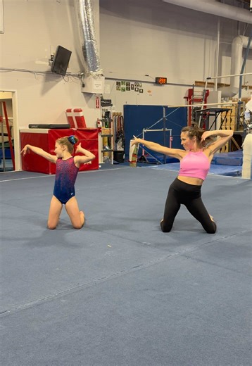 Such a bouncy floor routine, for such a fun gymnast! So much fun dancing with this one! Do you recognize the song?! Hint: 👏🏻👏🏻👏🏻👏🏻 😊🖤♠️ #Tiktokgymnasticschallenge #GymnasticsFloorRoutine #Tiktokgymnastics #Gymnasticstok #Gymnastics