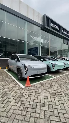 *_BE THE FIRST 1000 Aionians_* ⚡Aion Hyptec HT ✅ ⚡Aion Y Plus ✅ ⚡Aion ES ✅ Dapatkan Benefit : 1. Lifetime Waranty Batrai,Motor Listrik,dan Kontroler unit Elektrik 2. Garansi Mobil 8 tahun/160.000 km 3. Free Wall charging Ocpp Instalasi 4. Kaca Film Full s/d panoramic 5. Free Maintanance Ayoo.. pilih Aion Impian bapak/ibu.. More info & test drive : IRENE Sales AION 0812 9383 6727 (Tlp & WA)🤗🤗 #aion #aionindonesia #aionmobillistrik #foryourpages #fypシ #aionindonesia #tiktok