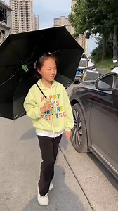 939K views · 3.5K reactions | Static electricity is so abominable! Have you ever been shocked by static electricity?【久久好物】 #久久好物 #搞笑 #funny #fyp #reels #shorts | 久久好物 | Facebook