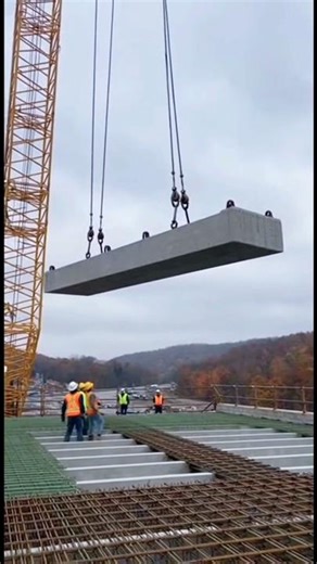 VIRAL: Concrete being lifted by a crane falls onto a construction worker #engineering #fail