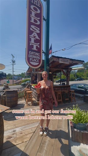 5.1K views · 61 reactions | Warm buttered LobsterRoll !! #lobsterroll | The Old Salt and Lamie's Inn | Facebook