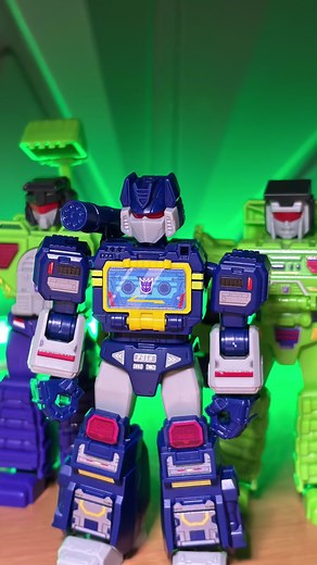 Exploring Dinobots with Blokees.official