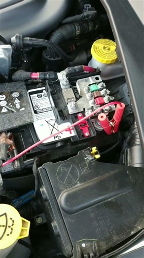 Controlli auto test con multimetro digitale