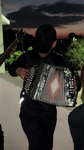 Cover de Acordeón por los Cadetes del Linares