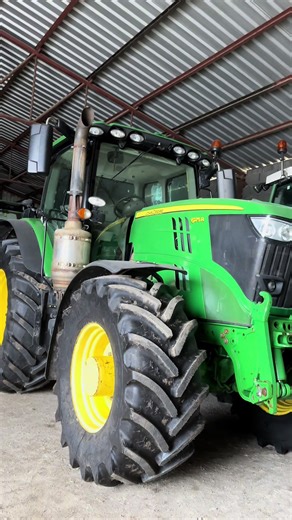 Fendt vs. John Deere: A Comparison in Agricultural Machinery
