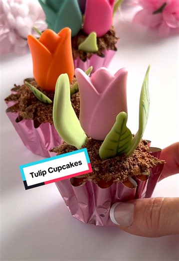 Tulip Cupcakes Recipe for Springtime Baking