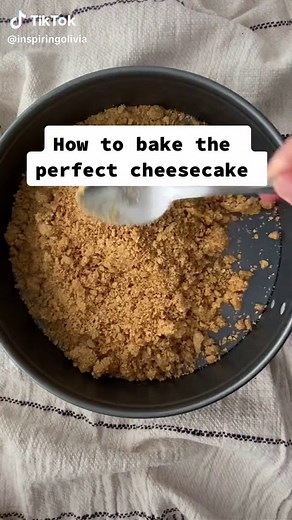 Perfect Cheesecake Crust: Mastering the Water Bath Technique