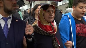 Gedenken: Mutter der Solingen-Opfer ruft zum Miteinander auf