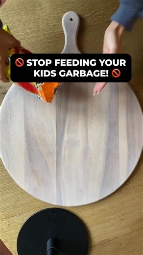 🚨 The #1 Nutrition Mistake at Home⁣ ⁣ ⬇️Comment “FUEL” below to get instant access to our Athlete Nutrition System⁣ ⁣ 🍭Junk food isn’t just “bad snacks.” It’s linked to tantrums, mood swings, hyperactivity, ADHD, learning issues, childhood obesity and it all starts at home.⁣ ⁣ Kids don’t choose the pantry. We do.⁣ Our job is to teach them how food fuels energy, behaviour, focus, and athletic performance.⁣ ⁣ ✊🏽That’s why I created the Athlete Nutrition System: Fueling Picky Eater Athletes — a 