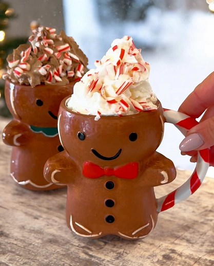 Peppermint Espresso Martini Batched Recipe Perfect for your upcoming Holiday gatherings. All items and recipe in my bio! You have to click the link that says ‘biosite’ and that will take you to all my recipes, Amazon storefront, etc! #christmas #partyideas #cocktails #holidaytime