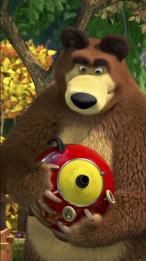 Aspirapolvere per le api 🐝🧹 #mashaandthebear #mashaeorso #Shorts #ChiÈIlCapo #cartonianimati