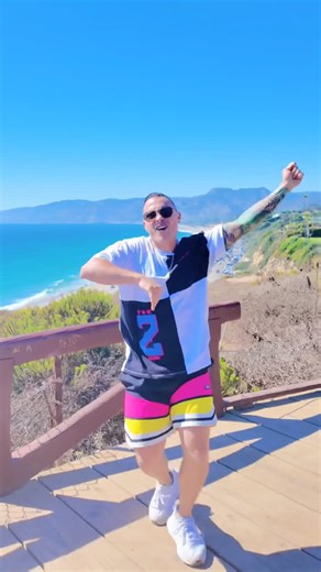 Jonathan Benoit on Instagram: "Dancing to Oasis with the ultimate Malibu view 🌊✨ California vibes with some flow 😎☀️ Love this song from last Megamix 109 👌🏼 🎶: Oasis by @realandyparadise 🧠: @zj_jbenoit 🦁 📷: @lrivas914 🙏🏼 #zumba #zincommunity #stepintohappy #wemovetheworld #zumbajammer #oasis #malibubeach #megamix #afrobeats #dancevideo #california #californiavibes @zumba @zincommunity @msnancyny @atellamusic"