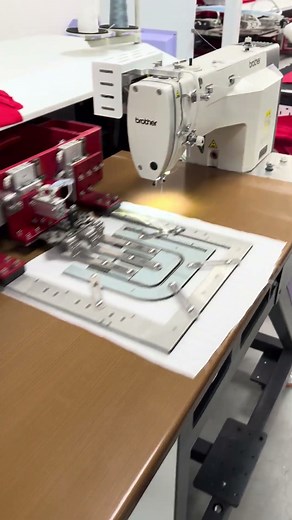 Automatic shirt pocket setter machine #shirts #sewingmachine #shorts #industrialsewingmachine