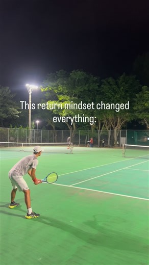 Haru Sonton | Online Tennis Coach on Instagram: "Most club players lose points before the rally even starts 🎾 I see this every week with league players and strong amateurs. On return, they’re thinking “Can I hit a winner?” That mindset alone costs them games. One simple rule on return: 👉 Decide the target before the serve — and aim middle. What most club players do: • React late • Change targets mid-swing • Go for too much off the return What actually works: • Pick the middle before the serve