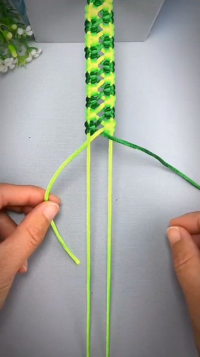 1.8M views · 10K reactions | #macrame #handmade #macram #macramelove #macramewallhanging #homedecor #bohostyle #boho #macramemakers #macrameart #macramecommunity #macramedecor #bohodecor #diy #macrameartist #hechoamano #handmadewithlove #art #fiberart #macrameplanthanger #wallhanging #macramejewelry #modernmacrame #macramedesign #o #handmadejewelry #macramemovement #macramemaker #decor #micromacramebracelet | Diy Concept | Facebook