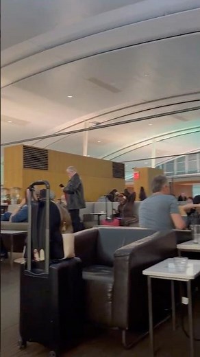 Inside the Air Canada Lounge ✈️ Toronto Pearson