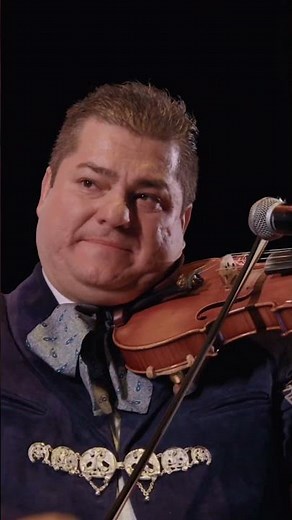 Cuando el violín habla, el mariachi escucha...