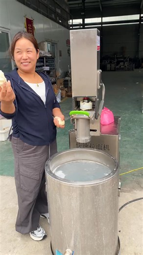 171K views · 2K reactions | #Desktop Noodle Press #Automatic Ramen Machine #Beef Ramen Machine Fully automatic sensor ramen machine, automatic cutting, smooth and chewy noodles… Unfold | Noodle Machine | Facebook