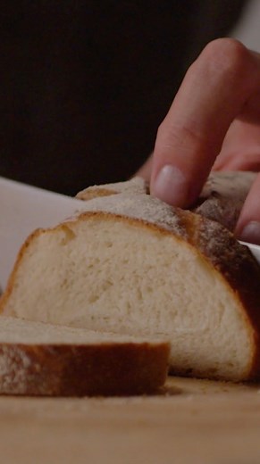 Whether you're a seasoned baker or just dipping your toe into the world of bread, this is the easiest loaf you could ever make. Watch the full video on YouTube: Get the recipe: https://bakewith.us/elyeb | King Arthur Baking Company