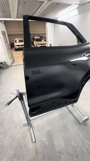 Spraying a New Nissan Door: A Step-by-Step Guide