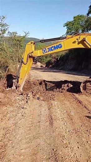 Excavator Working Like a Boss#Excavator #HeavyEquipment #Construction #HeavyMachinery #Shorts
