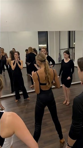 Flow activated. ✨🖤 #dance #musicislife #trendingnow