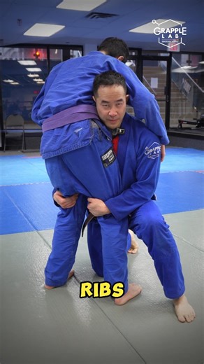 How To Hit A Double Leg That Actually Works 🦵🦵🔽 Andrew breaks down key details to instantly improve your double-leg takedown, focusing on level change, penetration step, posture, and finishing mechanics. These fundamentals apply to both BJJ and wrestling, and will help you shoot cleaner, finish stronger, and waste less energy. Follow us for more techniques and DM to book your 1-week FREE TRIAL 💬 📍 Yonge & Davisville – Toronto 📸 @jadjuice 🌐 grapplelabbjj.com . . . . . #bjj #bjjtechnique #b