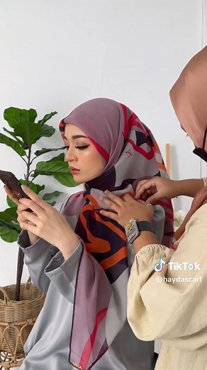 Tutorial simple bawal printed Rindu Sejati, boleh save ya tutorial darlings 💜 💞 RM15/PCS 📌 JULY PAYDAY SALE 📌 SAH 27 JULY - 3 AUGUST 2023 2023 (9 PAGI) 📌 FREE DELIVERY BAGI PEMBELIAN RM100 KEATAS (PEMBELIAN KURANG DARI 1KG & SEMENANJUNG SAHAJA) WEBSITE : https://hayda.com.my/v1/shop/ SHOPEE : https://shopee.com.my/haydascarfhq TIKTOK : https://www.tiktok.com/@haydascarf #hayda #terpaksacantik | HAYDA