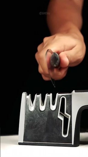 How to sharpen a blade using two stones #shortvideo