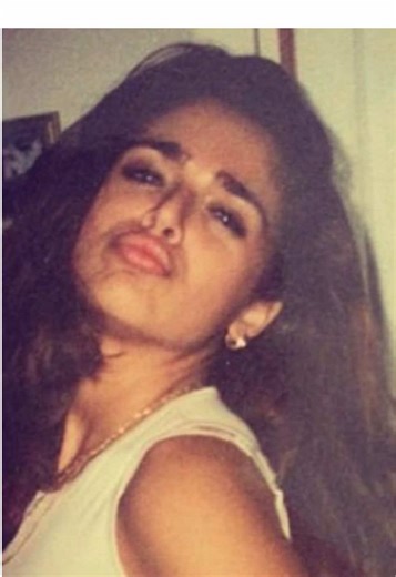 I’m feeling so nostalgic, wish I could bring this feeling back in a bottle! 📹🩷 Should I create a 90s juice? What would the 90s smell like? 👀👇