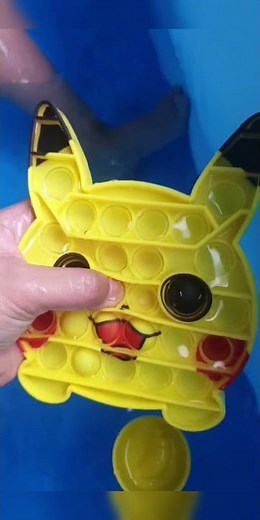 POP IT Pokemon | Pikachu Fidget Toys | TIKTOK POP IT Viral | Bermain POP IT Pikachu Di Kolam